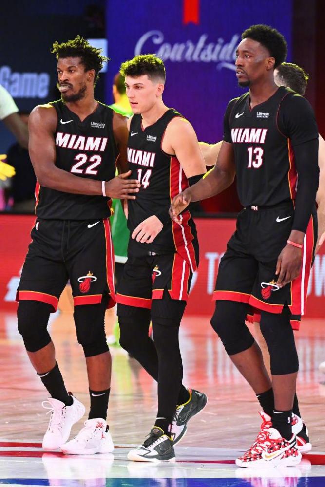 库里在比赛 库里在比赛