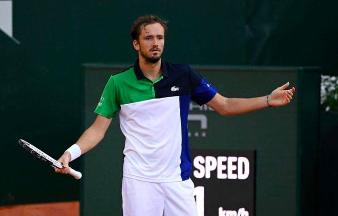 展现出强大 展现出强大