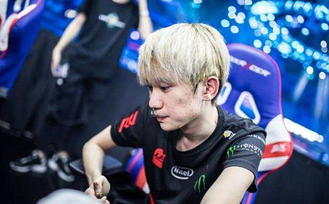 右肘保护优 右肘保护优